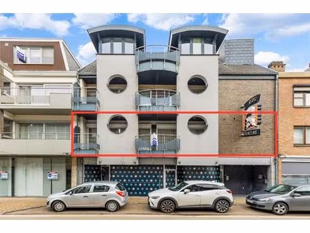 modern en comfortabel gerenoveerd appartement op de eerste verdieping in het centrum van n