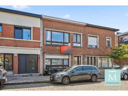 opbrengsteigendom met potentieel op zeer gegeerde locatie!