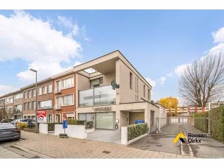 luxe duplex (190m²) met 5 slaapkamers  groot terras en stadstuin te venneborg