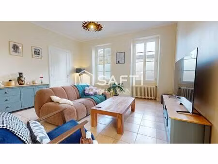 charmante maison de ville  3 chambres  cours et garage