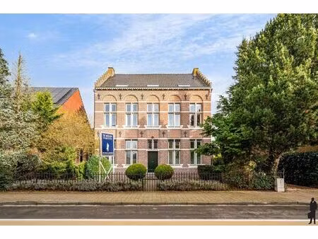 historisch herenhuis pal in het centrum van essen!