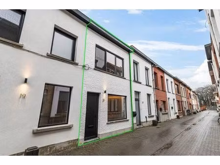 kwalitatief gerenoveerde woning te koop op toplactie binnen de lierse stadsvesten