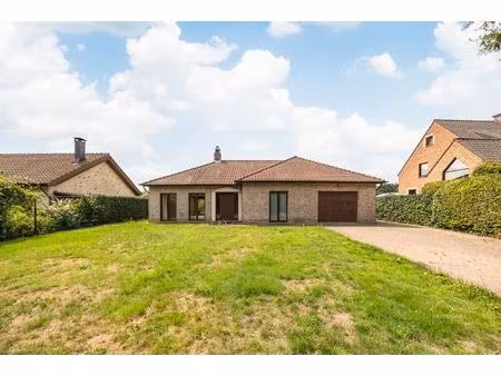 te renoveren villa op 2002m² op toplocatie in schilde.