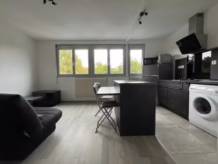 location appartement 1 pièce 28 m² à poitiers (86000)