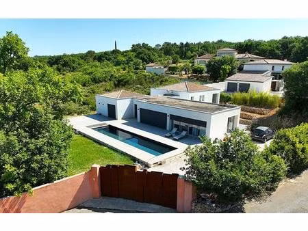 villa contemporaine de 300m2 avec piscine