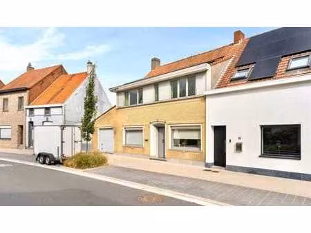 huis te koop in oostrozebeke met 4 slaapkamers