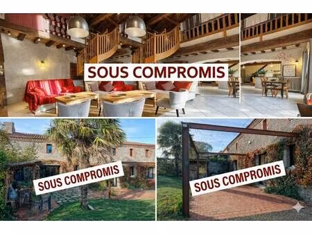 sous compromis ! longere de caractere 243 m² - 5 chambres - jardin - carports