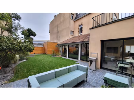 ensemble immobilier comprenant maison et local professionnel loué