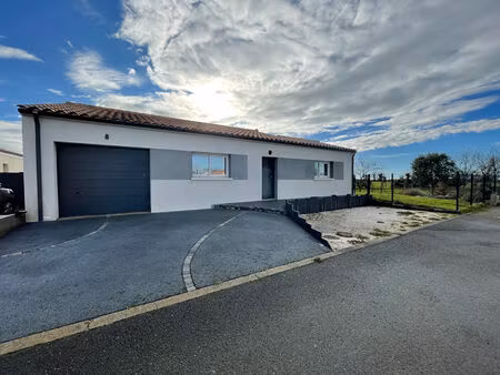 vente maison 4 pièces  95.00m²  le bernard
