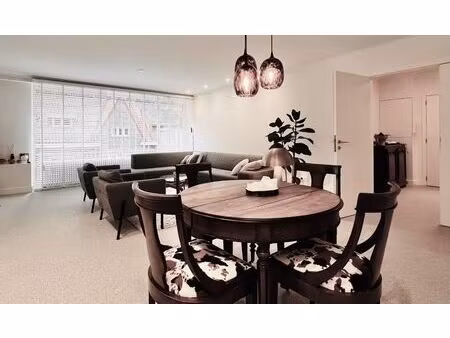 gerenoveerd twee slaapkamer appartement in het centrum van genk