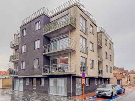 gelijkvloers appartement met 2 slaapkamers in het centrum.