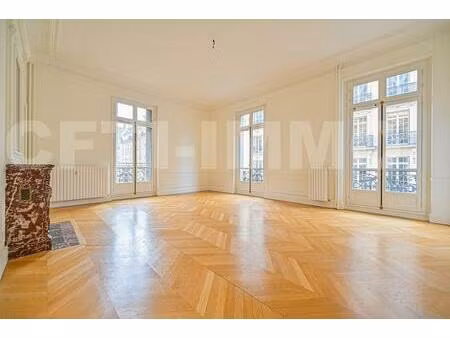 appartement 4 pièce(s) 161 m2