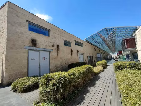 a louer - bureaux erp 2880 m² divisibles - bordeaux chartrons