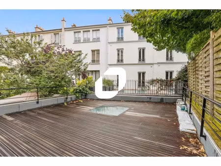 immeuble indépendant avec jardin privatif