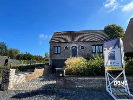 ruime gezinswoning met 4 slaapkamers  tuin en inpandige garage te herk-de-stad