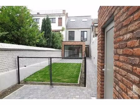 nieuwbouwwoning met tuintje