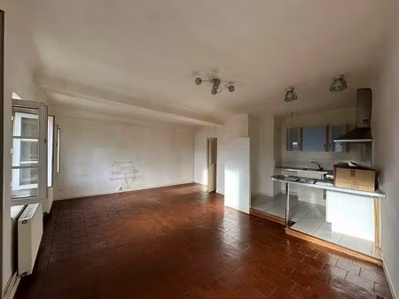 location appartement 4 pièces 77 m² à castres (81100)