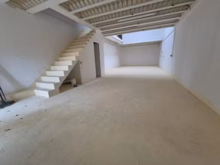 locaux mixtes de 140m²