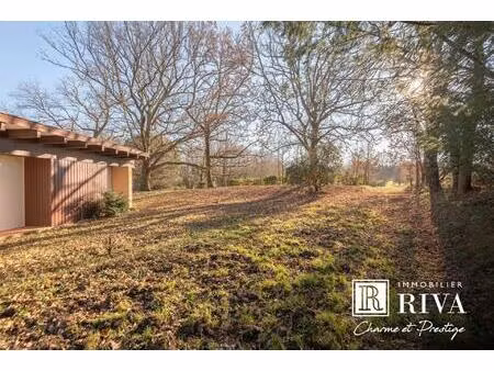 proche commerces - maison 5 chambres - 250 m2 - sur 7.55 ha