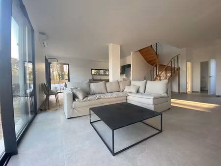 maison castelnau le lez 5 pièce(s) 146 10 m2