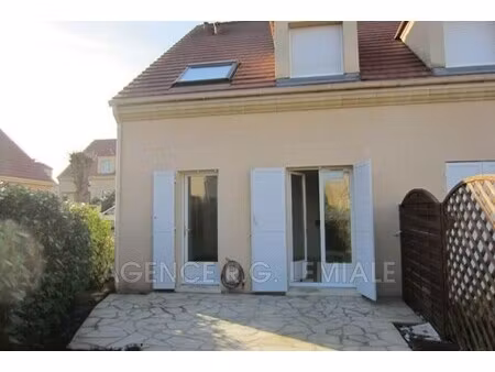 location maison 5 pièces 74m² le mesnil le roi 78600