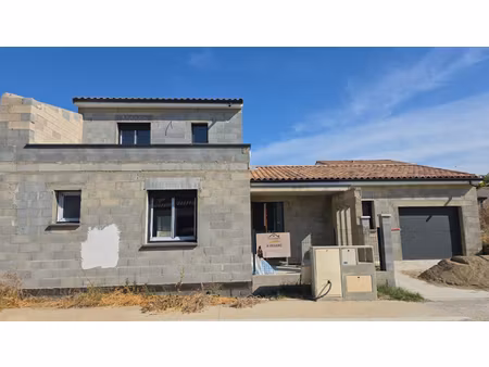 villa moderne à vendre à lespignan - un havre de paix !