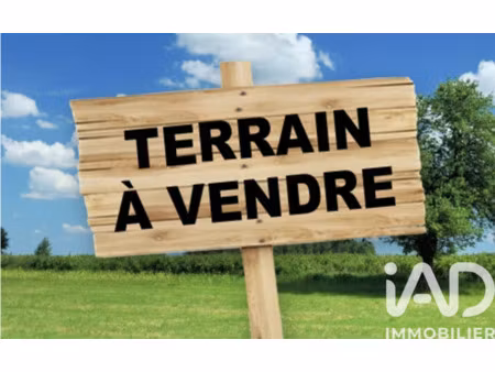 vente terrain à saint-sauveur (33250) : à vendre / 741m² saint-sauveur