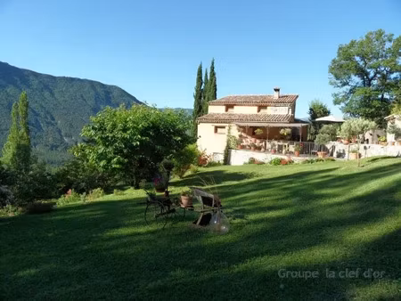 vente maison 4 pièces 100 m² à entrevaux (04320)  428 000 €