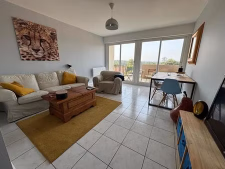 appartement t3   très lumineux avec belle vue   proche de bayonne