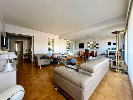 appartement familial de 5 pièces de 121 m² avec balcons - parking + cave