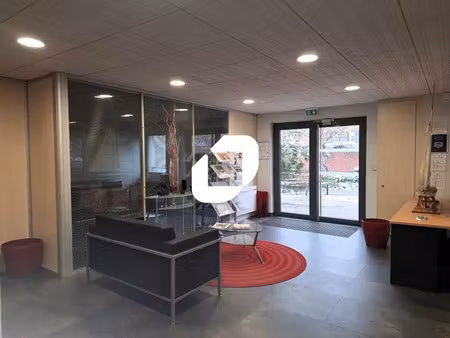 local commercial récent à louer