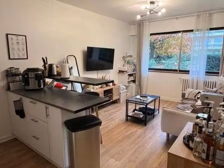 location appartement 2 pièces 38 m² à les lilas (93260)