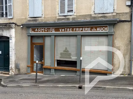 location commerce 50 m² à auch (32000)