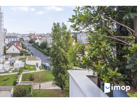 beau duplex 3 chambres au dernier étage avec terrasse