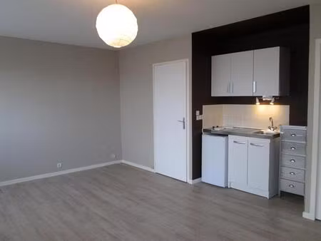 secteur st jacques centre ville studio lumineux avec cave