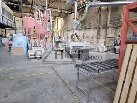 location local industriel 1400 m² à aubervilliers (93300)