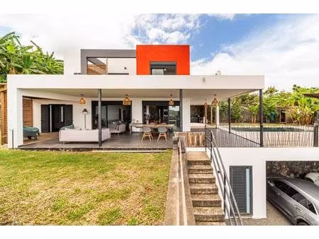 vente maison 7 pièces 190 m² la possession (97419)