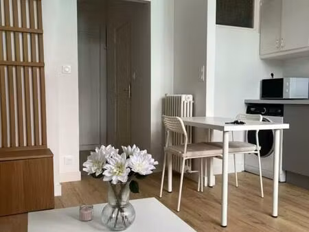 location appartement 1 pièce 25 m² à nice (06000)