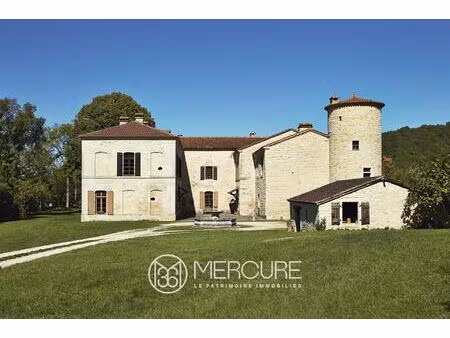 magnifique chateau et dependances - 150 ha