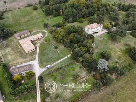 maison de maitre sur un parc arbore de 14 hectares