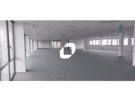 a louer  au pied du rer b