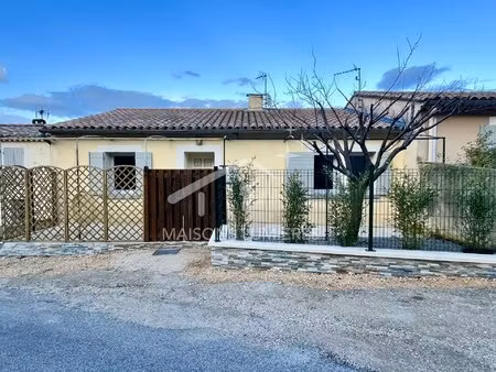 a louer maison entièrement refaite à neuf - village de lacoste