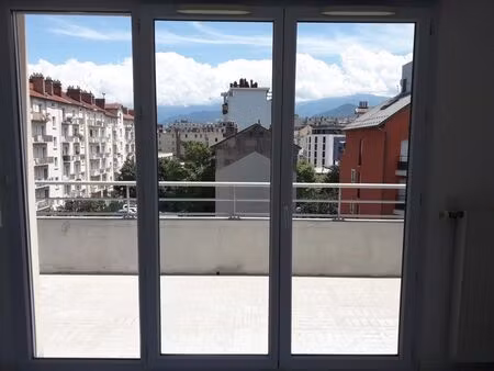 location appartement 2 pièces 57 m² à grenoble (38000)