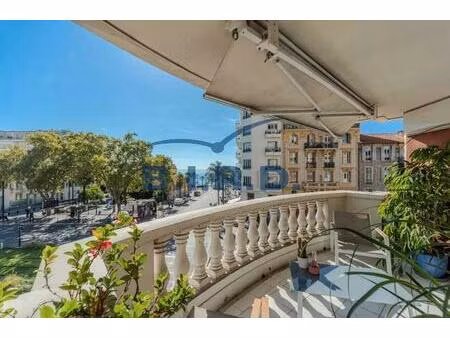 appartement 3 pièces avec terrasse vue mer et piscine – nice  à deux pas de la promenade..