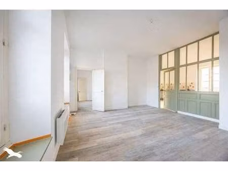 vente appartement 6 pièces et plus à fontenay-le-comte (85200) : à vendre 6 pièces et plus