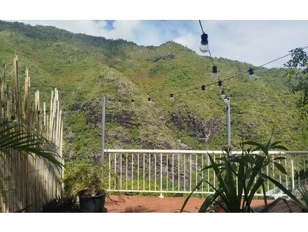 location appartement  m² t-3 à saint-denis  1 600 €