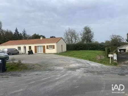 vente bureaux et commerces à oudon (44521) : à vendre / 190m² oudon