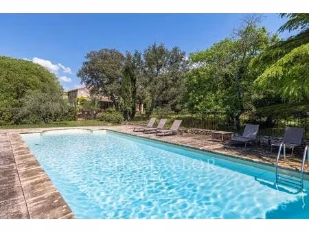 villa 182m² avec piscine - 7700m² de terrain avec possibilité de construire une deuxième..