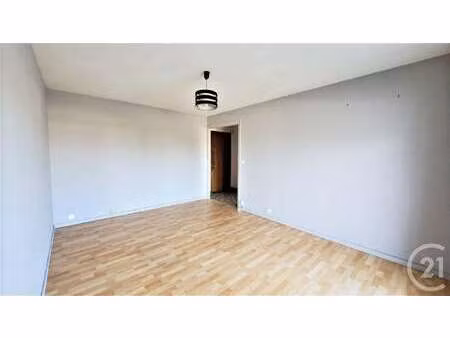 location appartement 2 pièces à saint-sébastien-sur-loire (44230) : à louer 2 pièces / 47m