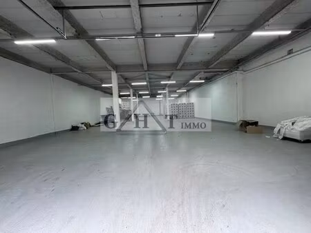 location local commercial